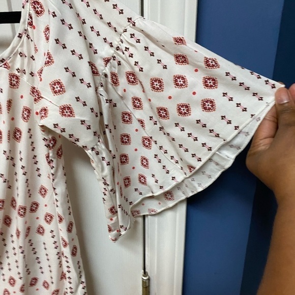 charlotte russe cold shoulder flutter Sleeve White Swing Dress Size M. - Picture 4 of 8